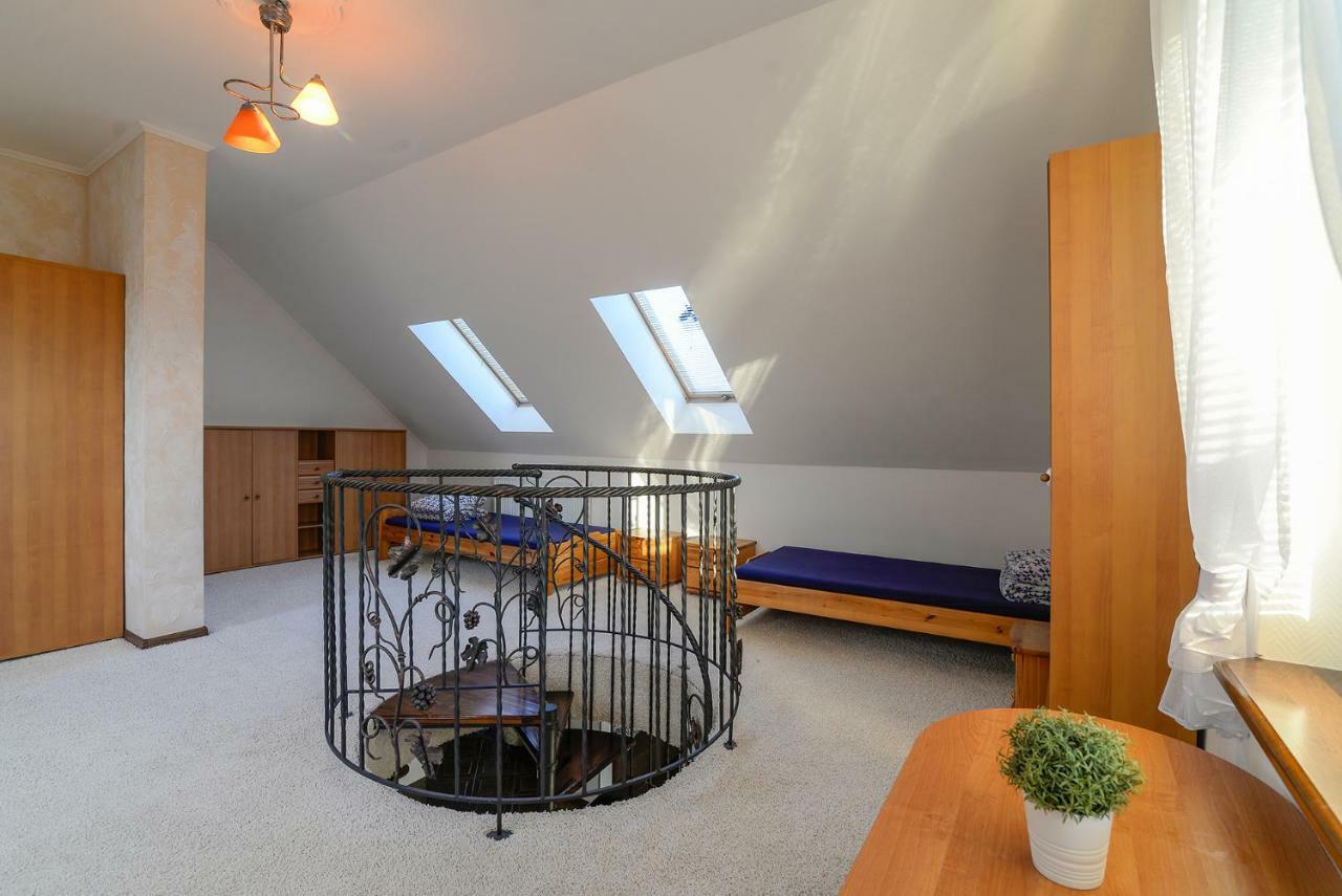 Pionow Rodzinne Apartamenty Urocza 10 Krynica Morska Esterno foto