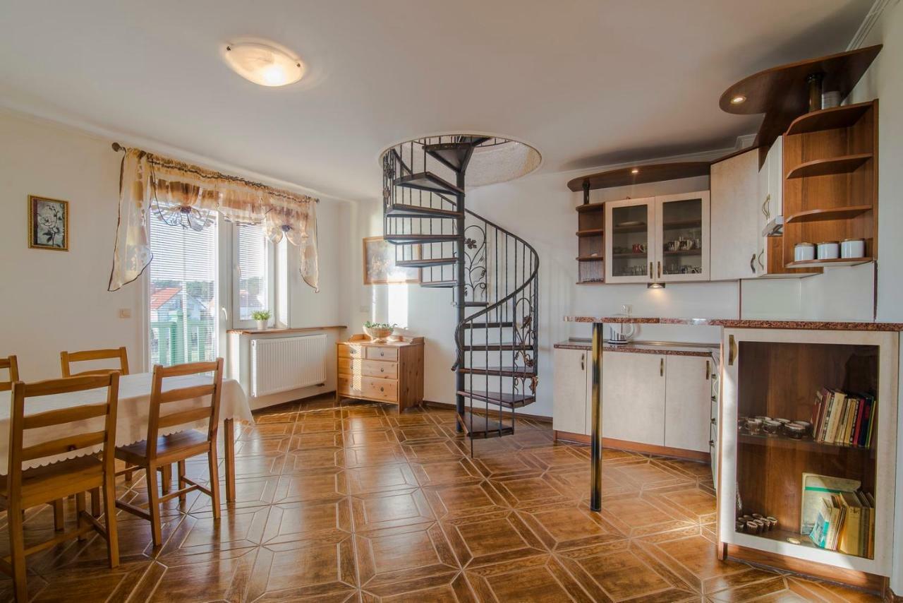 Pionow Rodzinne Apartamenty Urocza 10 Krynica Morska Esterno foto